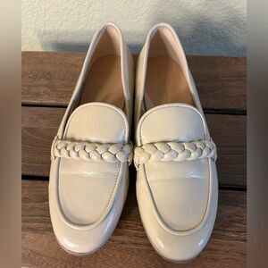NWOB Coutgo Faux Leather Comfy Loafers Cream Color Women’s Size 6